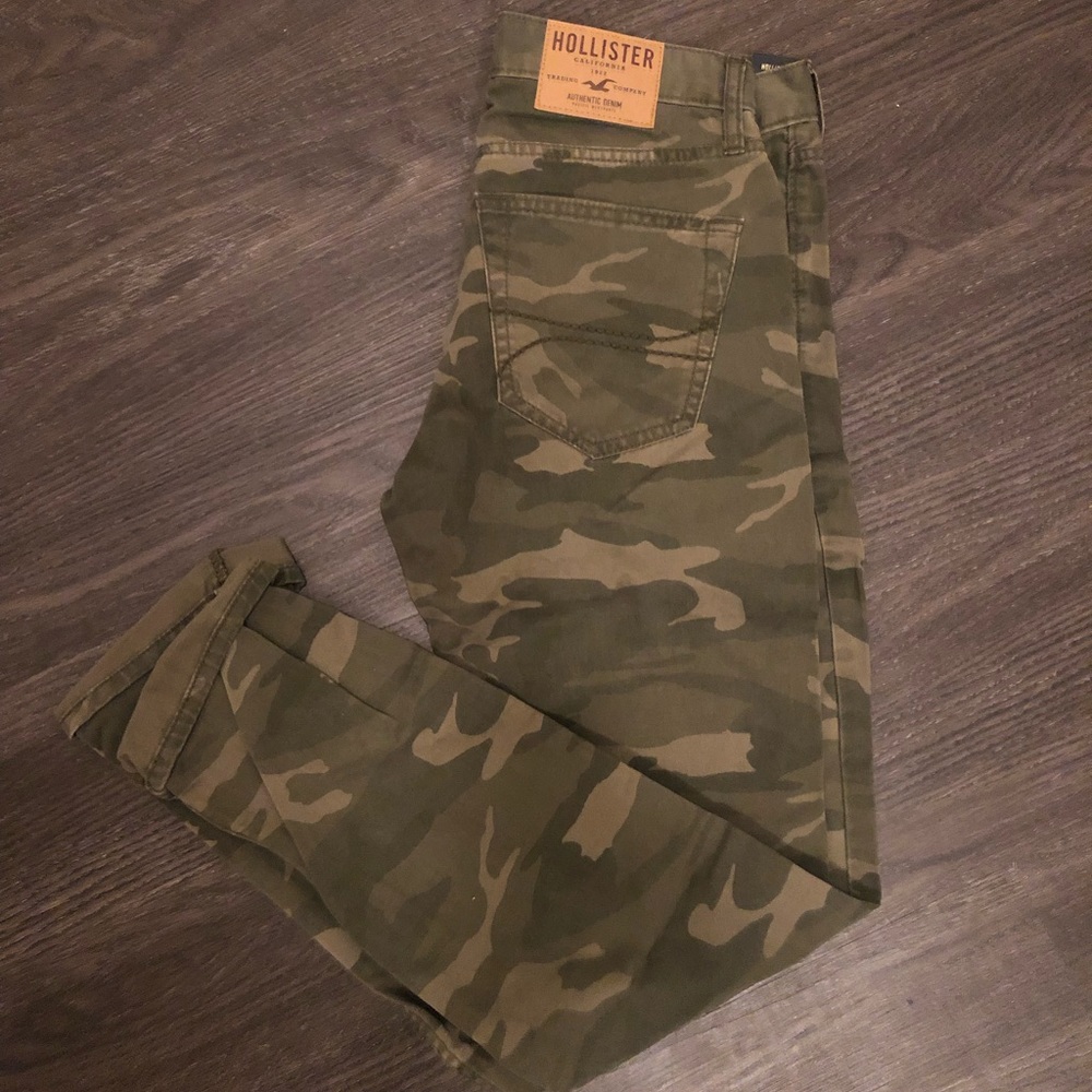 Men’s Hollister Camo Pants